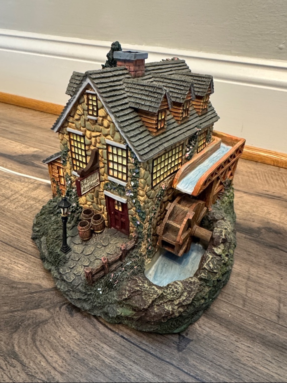 Thomas kinkade stonebrook mill - Hawthorne village